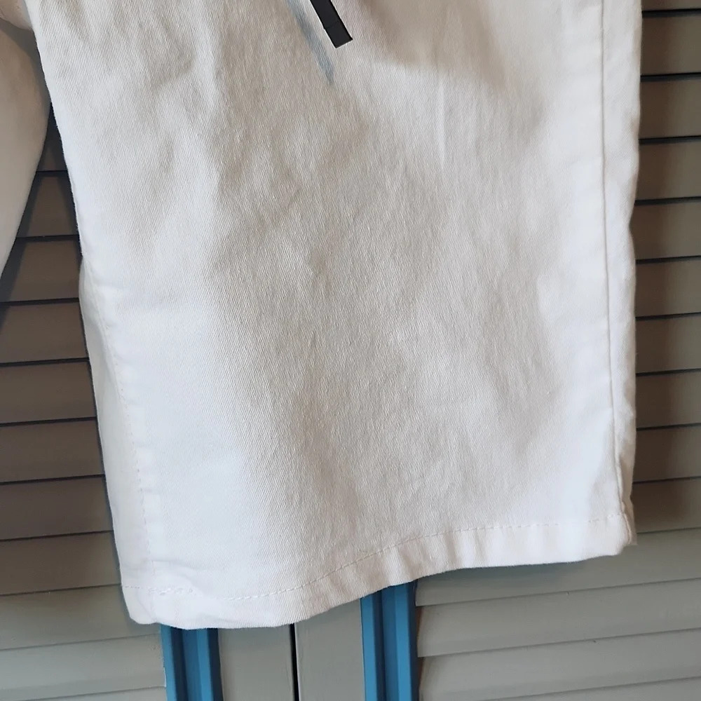 Tahari White Abigail Bermuda Shorts - Picture 7 of 13